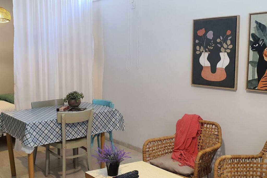 Shadmot Devoraנקודת חןアパートメント エクステリア 写真